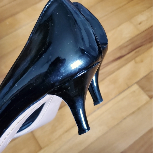 Prada Black Patent Leather Pumps, EU 40 - Picture 6 of 11
